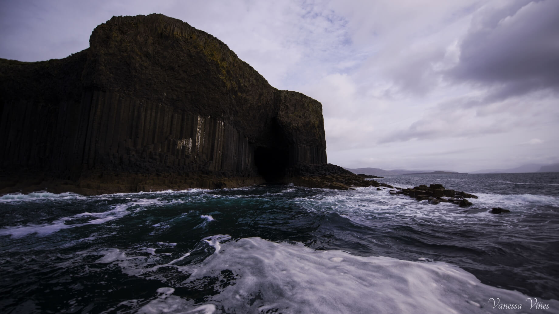 Dramatic isle